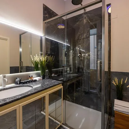 Dibraluxurysuites 4* ミラノ