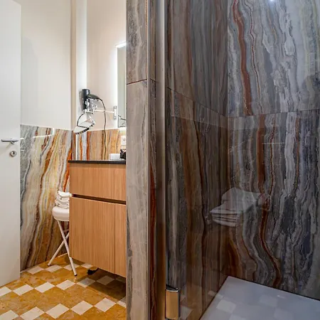 Maison d'hôtes Dibraluxurysuites 4*